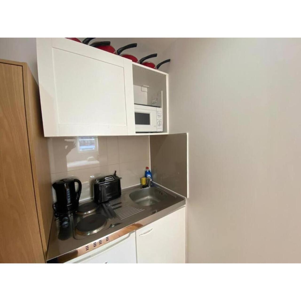 Апартаменты F407-4th Flr For 2 Near Hyde Park Лондон