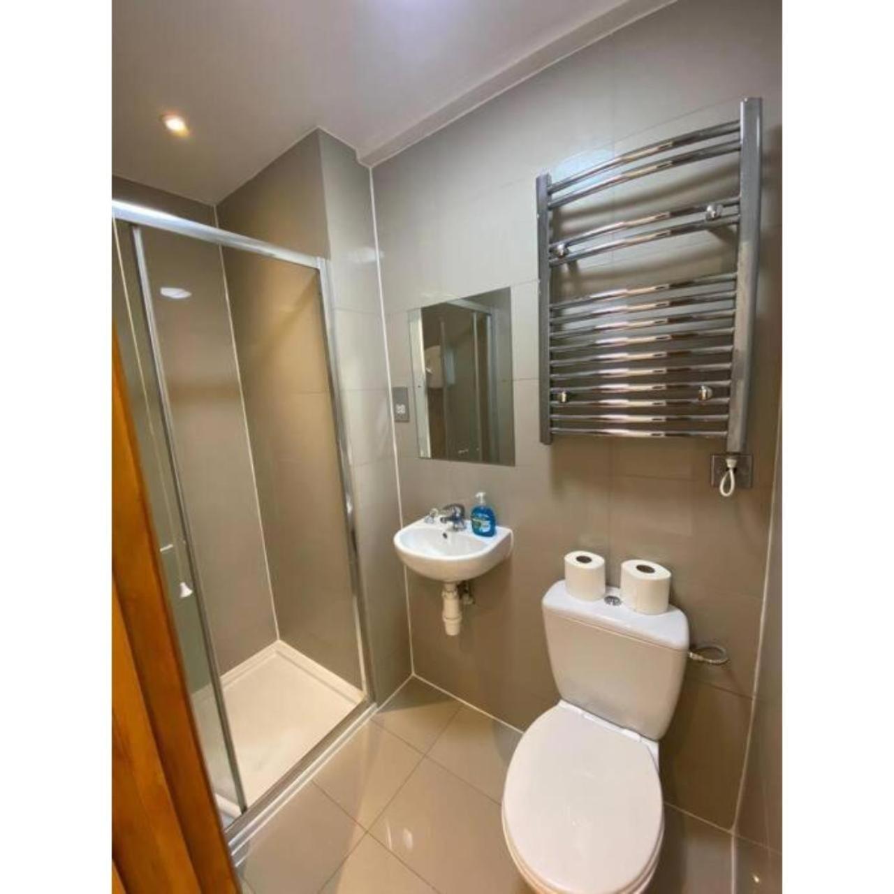 F407-4th Flr For 2 Near Hyde Park Appartement *